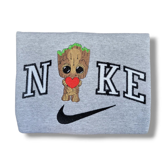 BABY GROOT LOVE (CREWNECK)