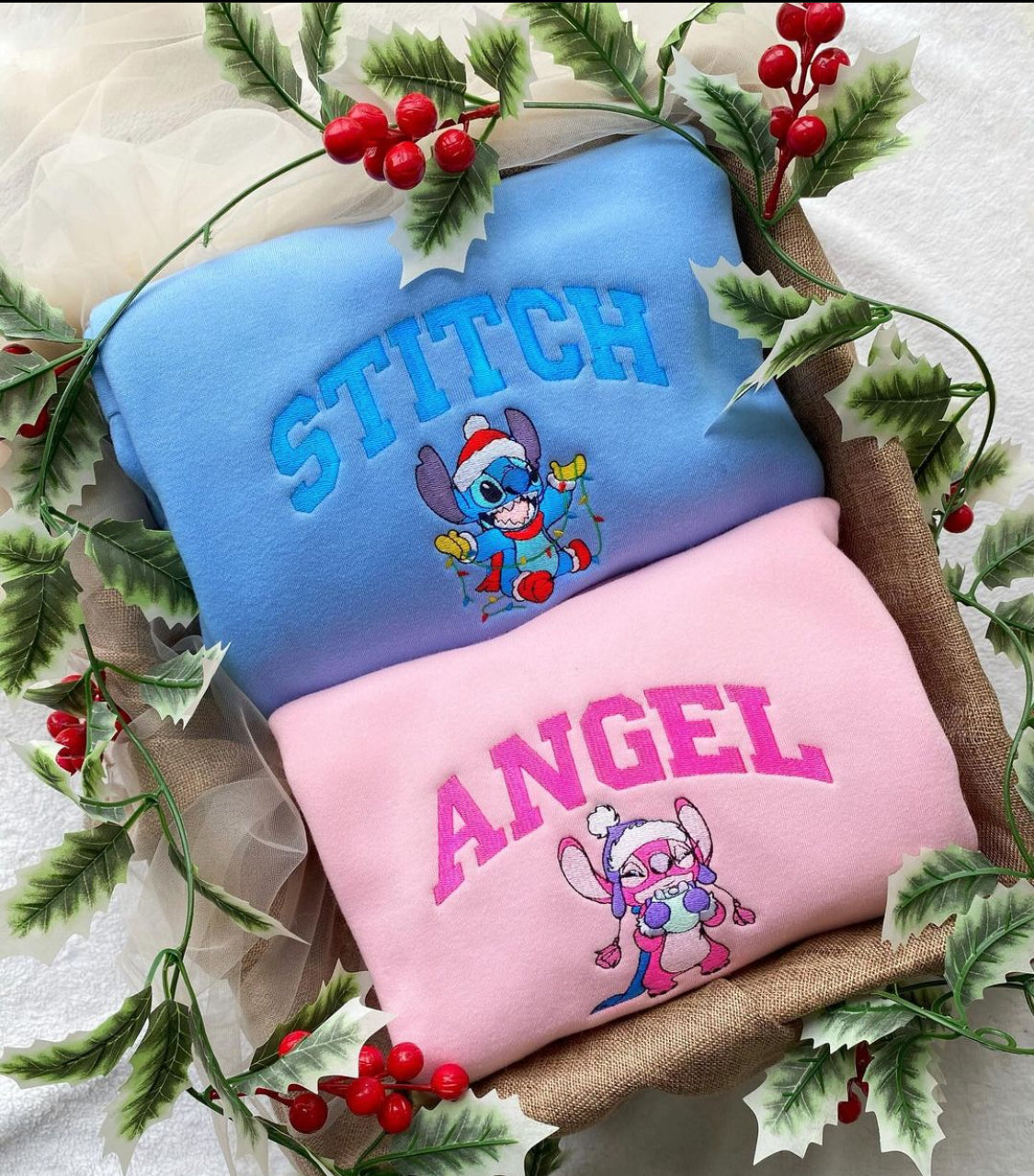 Stitchas ir Angela siuvinėti džemperiai